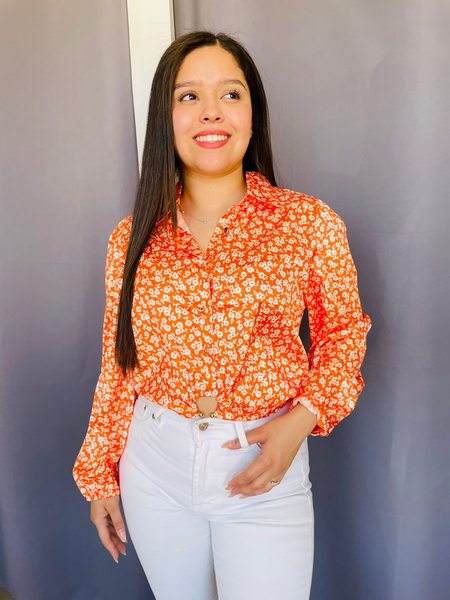 Camisa de satin con elastico en la cintura estampado floral naranja