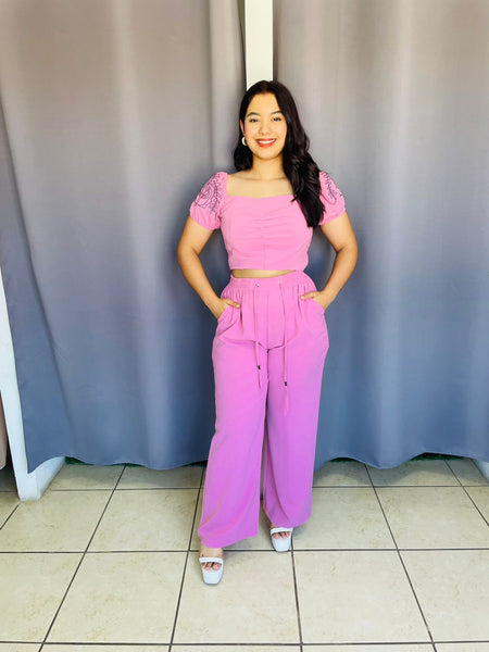 Conjunto de blusa campesina con estampado de flor rosa