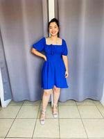 Vestido de corte A y cintura V color azul rey