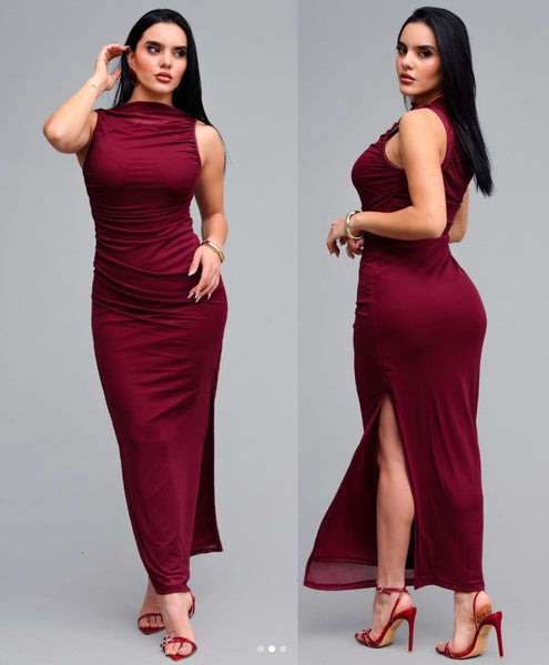 Vestido estilo mesh de cuello alto vino