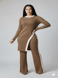Conjunto tejido con estampado de lineas asimetrico beige