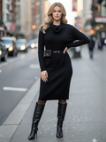 Vestido de cuello alto con cinturon color negro