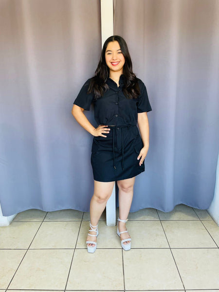 Conjunto de camisa y falda cargo negro