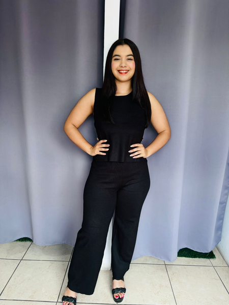 Conjunto tejido de bocamanga con botones a los costados negro