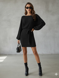 Vestido corto de manga larga con cinturon negro