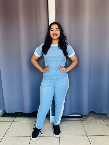 Conjunto de lineas en manga y en pantalon azul