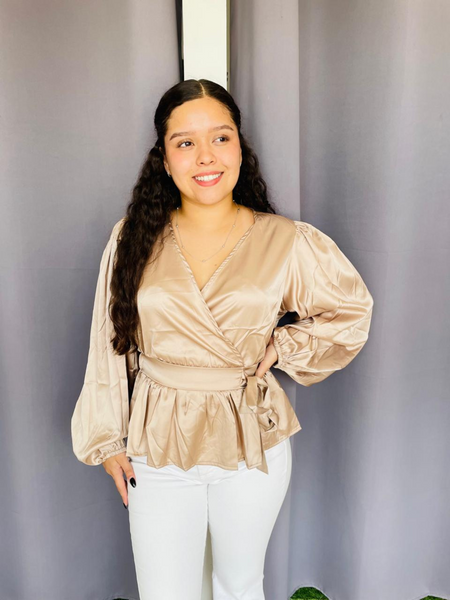 Blusa cruzada de satin con liston Beige