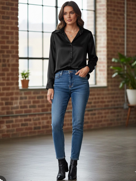 Camisa lisa de satin negra