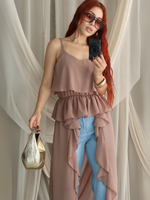 Blusa de tirantes con olanes larga beige