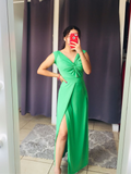 Vestido largo con nudo en pecho y abertura en piernas Verde