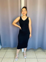 Vestido liso con tirante ancho relieve de lineas negro