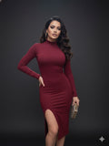 Vestido de cuello alto liso con abertura vino