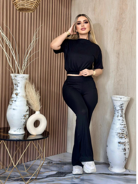 Conjunto de pantalonera y blusa con elastico en cintura negro