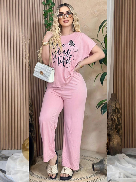 Conjunto de blusa y pantalon con estampado be you rosa