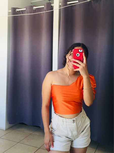 Blusa de una manga corta naranja