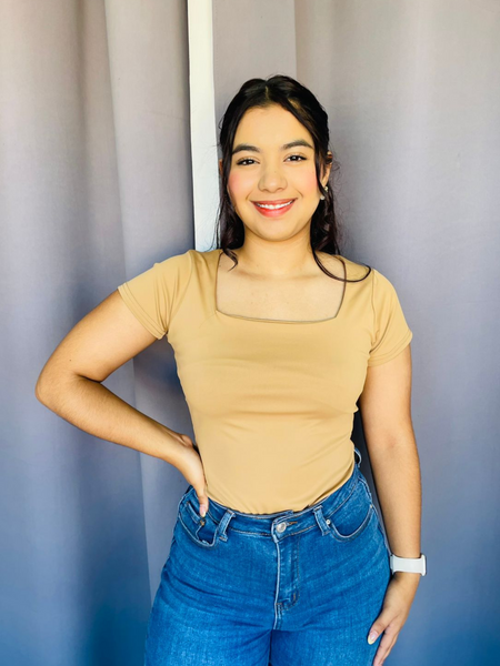 Pantiblusa de satin de manga corta lisa beige