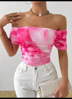 Blusa rosa con blanco estraple plisada de laterales