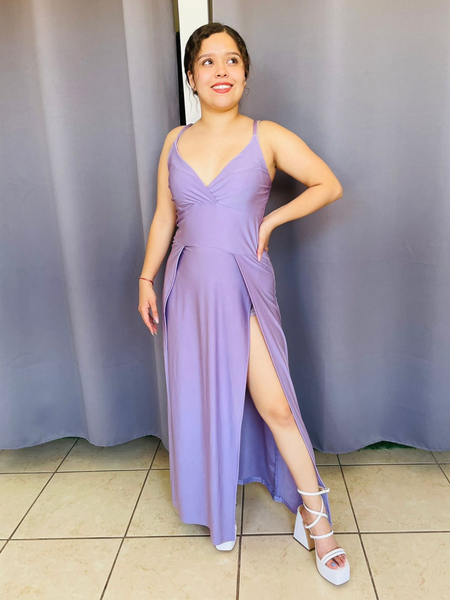 Vestido liso largo de tirantes color lila