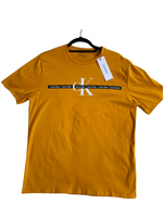 Playera de hombre Calvin Klein Mostaza