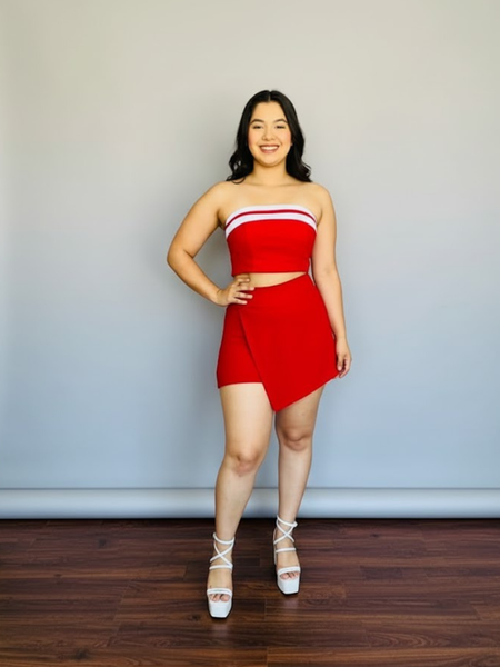 Conjunto de falda y top con rayas blancas rojo