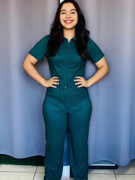 Conjunto de blusa con zipper y pantalon verde