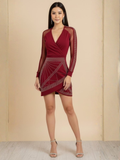 Vestido con escote V manga transparente piedras plata vino