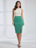 Falda tipo lápiz con abertura color verde