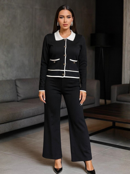 Conjunto tejido de botones y con cuello negro