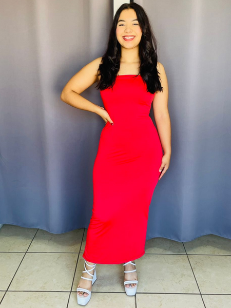 Vestido liso straplee largo con abertura atrás rojo