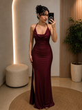 Vestido liso de satin de tirantes liso con cordones en espalda vino