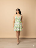 Vestido con escote V de tirantes con estampado floral verde