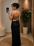 Vestido liso de satin de tirantes liso con cordones en espalda negro