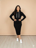 Vestido tejido de lineas y cordones en gorro negro