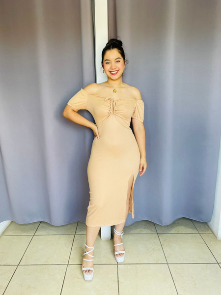 Vestido campesino con abertura en pierna tela rib beige