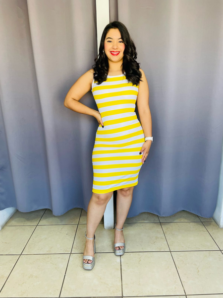 Vestido con estampado de rayas amarillo