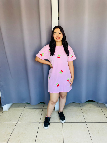 Vestido oversize con estampado de cerezas rosa