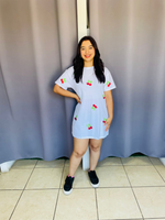 Vestido oversize con estampado de cerezas blanco