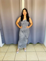 Vestido de tirante delgado negro con lineas negras color blanco