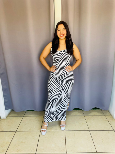 Vestido de tirante delgado negro con lineas negras color blanco