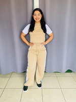 Conjunto deportivo de pants con lineas negras color beige