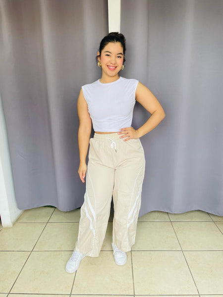 Pantalon con estampado de lineas beige