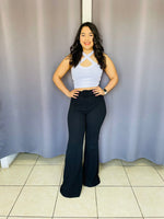 Pantalon negro de campana con cinto