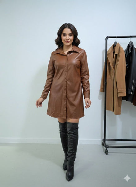 Camisa estilo vestido  de vinipiel de botones larga color Café