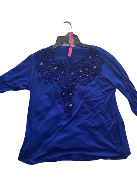 Blusa con detalle de perlas azul rey