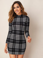 Vestido manga larga con lineas blancas color negro
