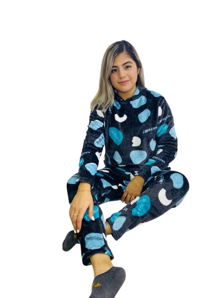 Pijama afelpada de lunares